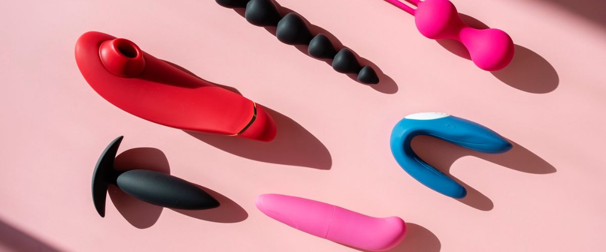 Vibromasseur ou Gode : Quelle Différence ? Quel Sextoy Choisir pour Plus de Plaisir ?